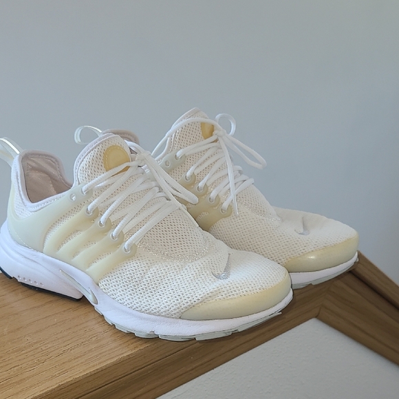 Nike AIR Knit White and Cream Sneakers with Minimalist Design - Picture 1 of 6